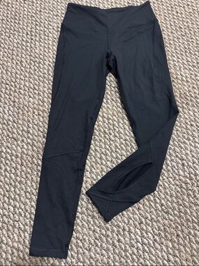 Victoria's Secret Sport Knockout Black Performance Leggings peep hole calves